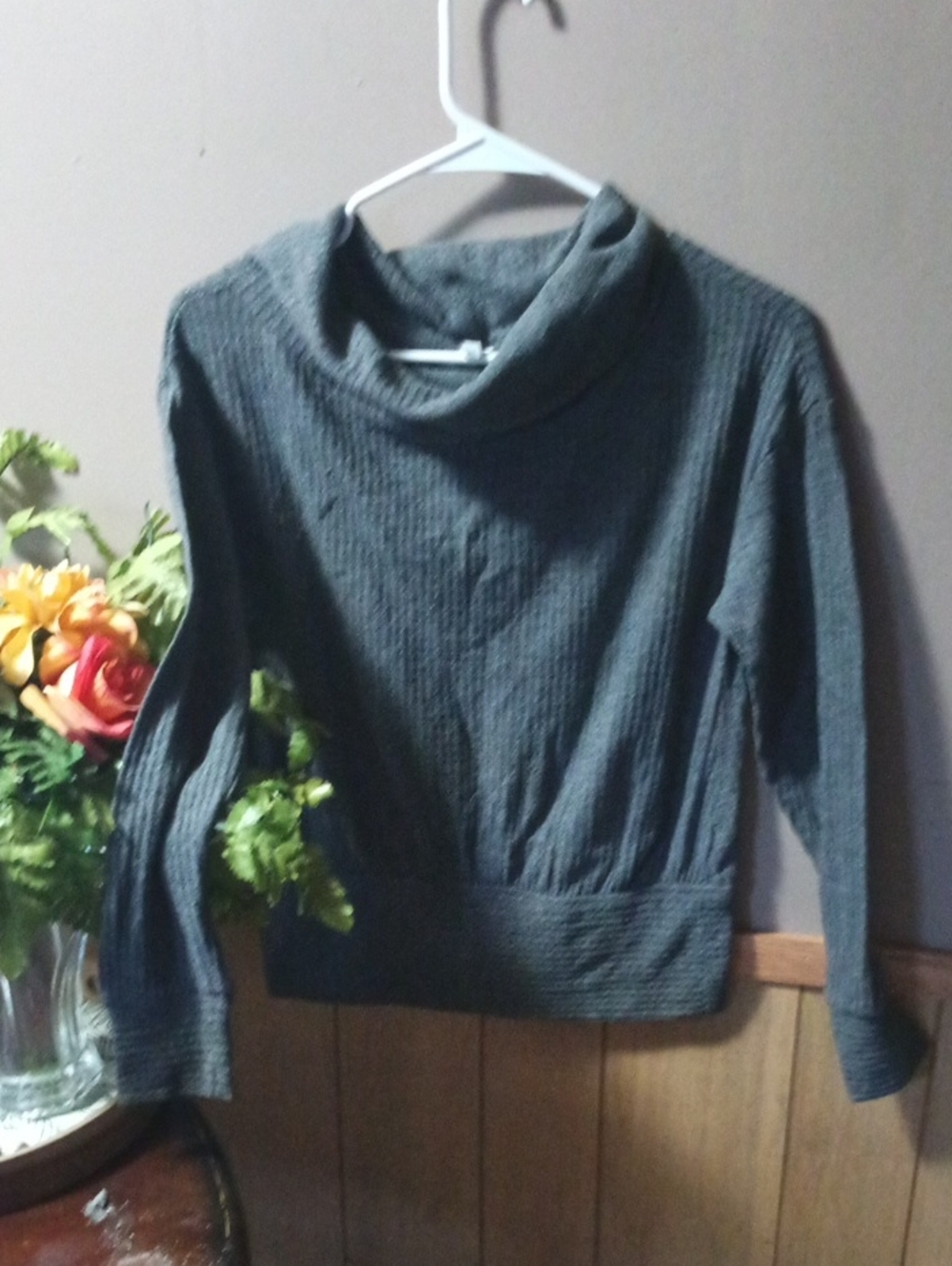 Women's Xs Sweater With Neck